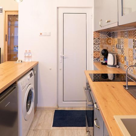 Seaside Estate - Cozy And Romantic - Public Parking Nearby Варна Екстериор снимка