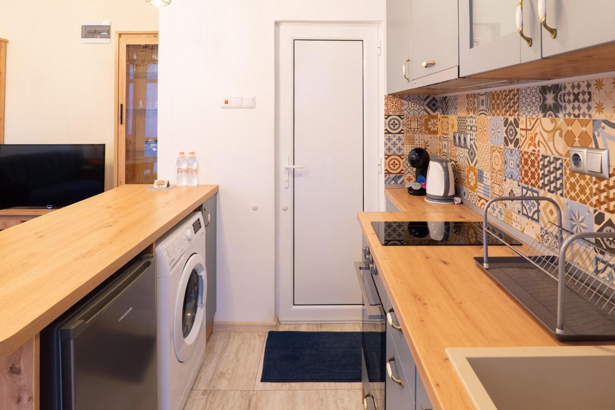 Seaside Estate - Cozy And Romantic - Public Parking Nearby Варна Екстериор снимка